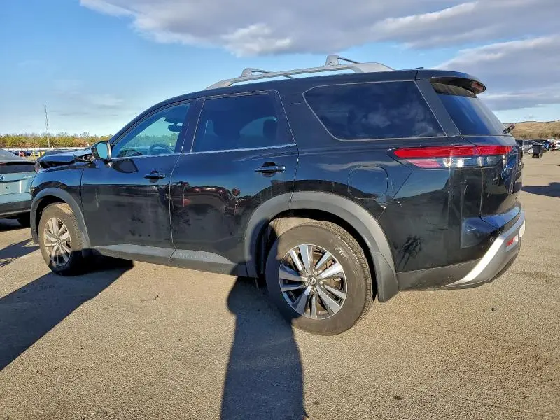 2024 NISSAN PATHFINDER SL  