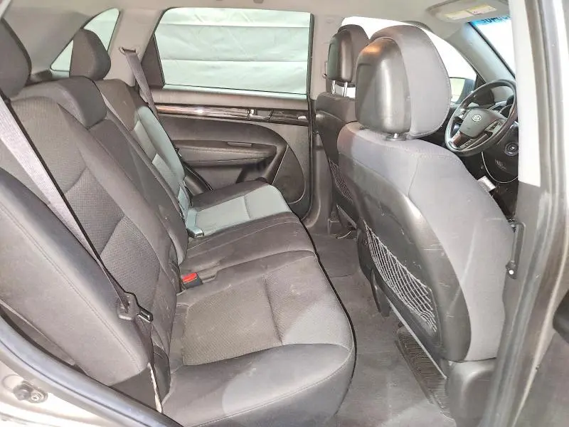 2011 KIA SORENTO LX  
