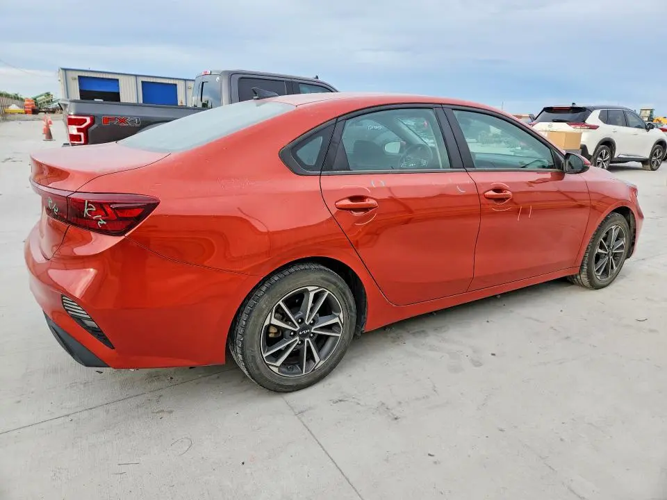 2022 KIA FORTE LXS  