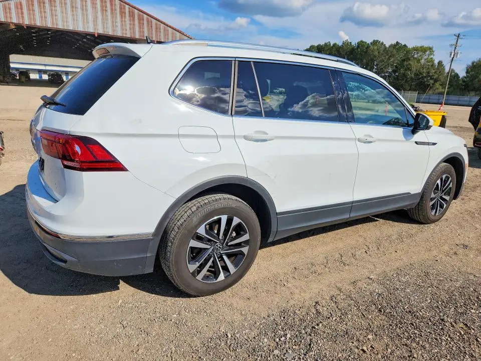 2024 VOLKSWAGEN TIGUAN SE  