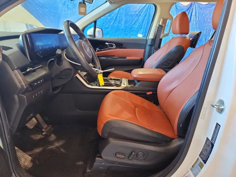 2023 KIA CARNIVAL SX  