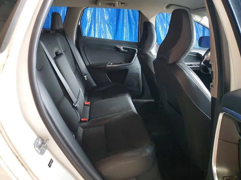 2017 VOLVO XC60 T5  