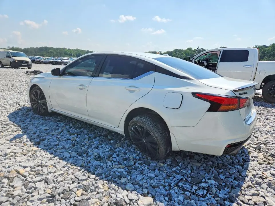 2022 NISSAN ALTIMA SR  