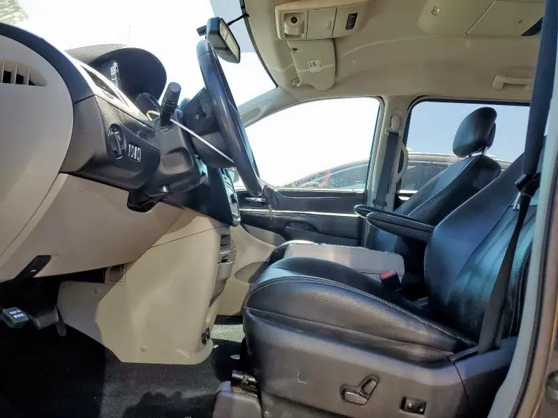 2013 CHRYSLER TOWN & COUNTRY TOURING  