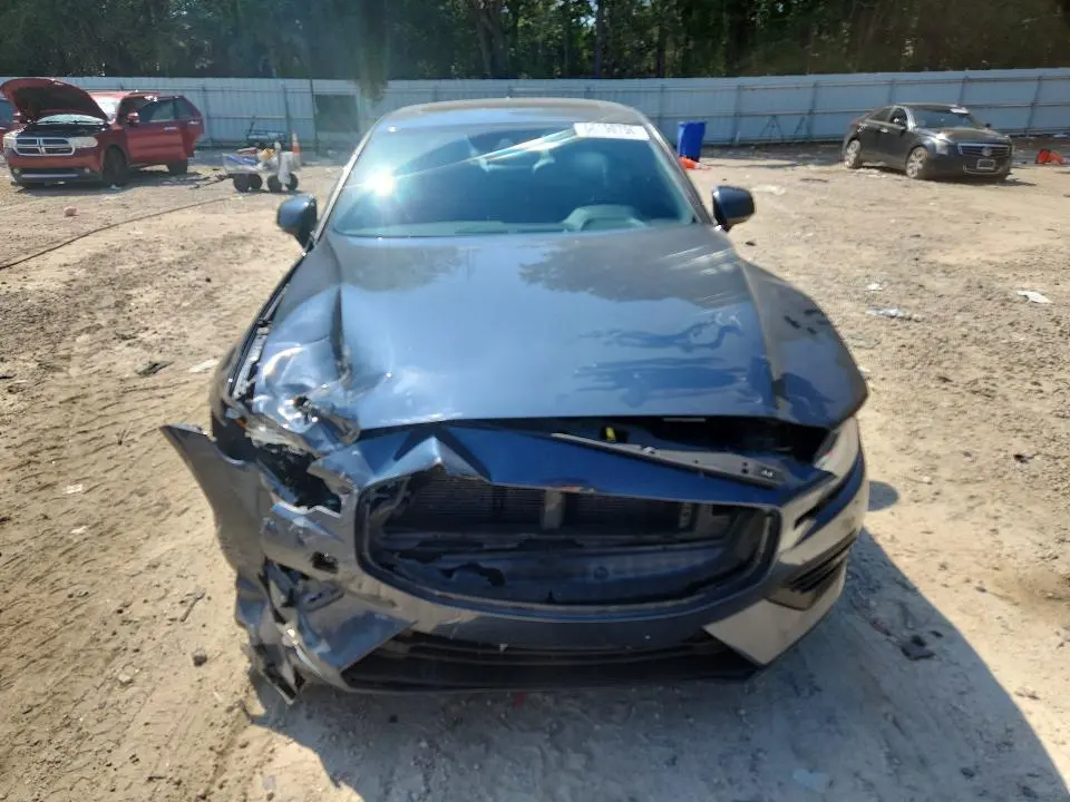 2019 VOLVO S60 T6 MOMENTUM  
