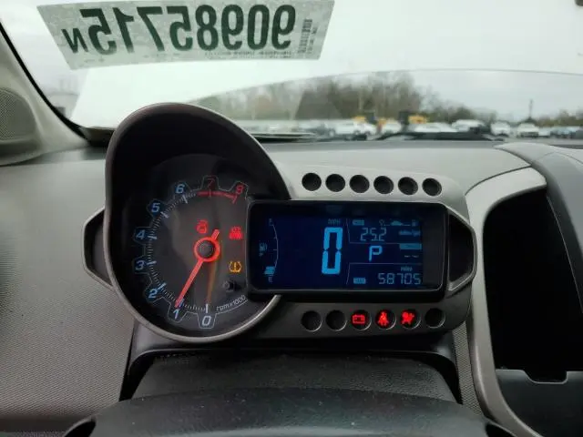 2016 CHEVROLET SONIC LT  