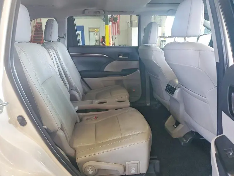 2015 TOYOTA HIGHLANDER LIMITED  