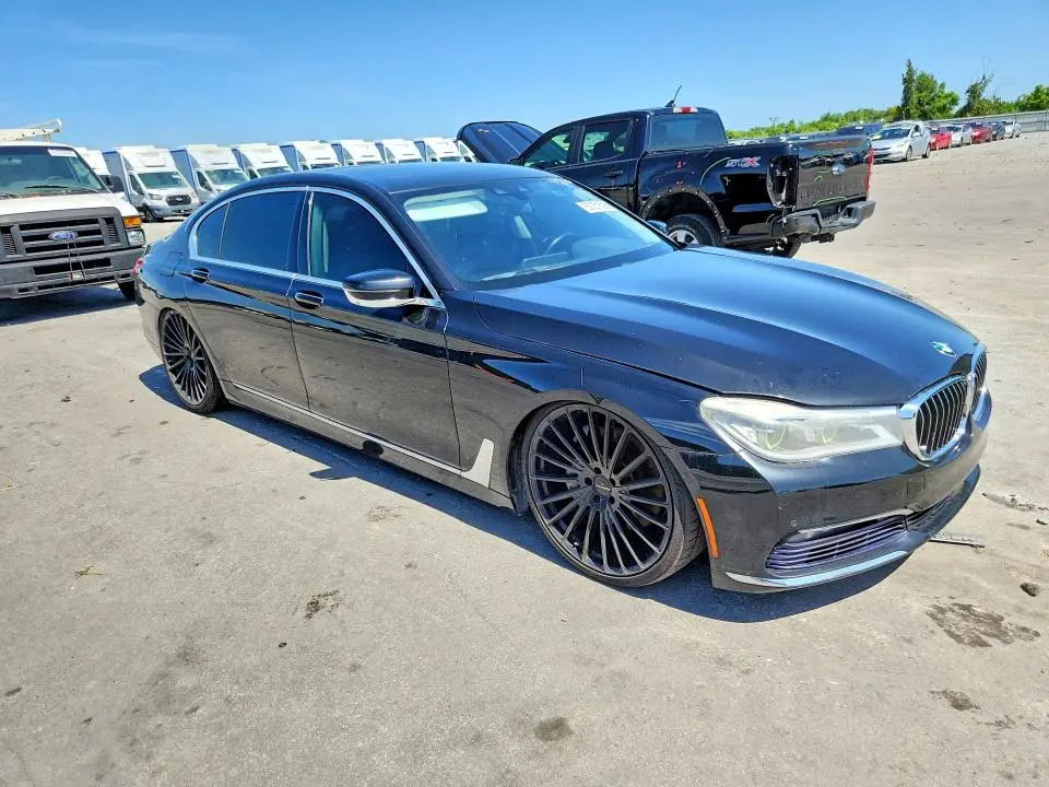 2016 BMW 750 XI  