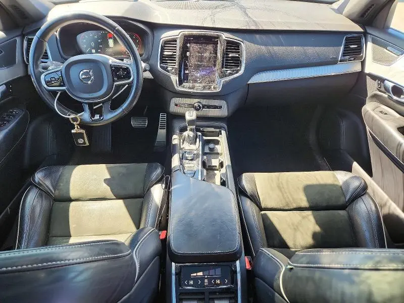 2017 VOLVO XC90 T6  