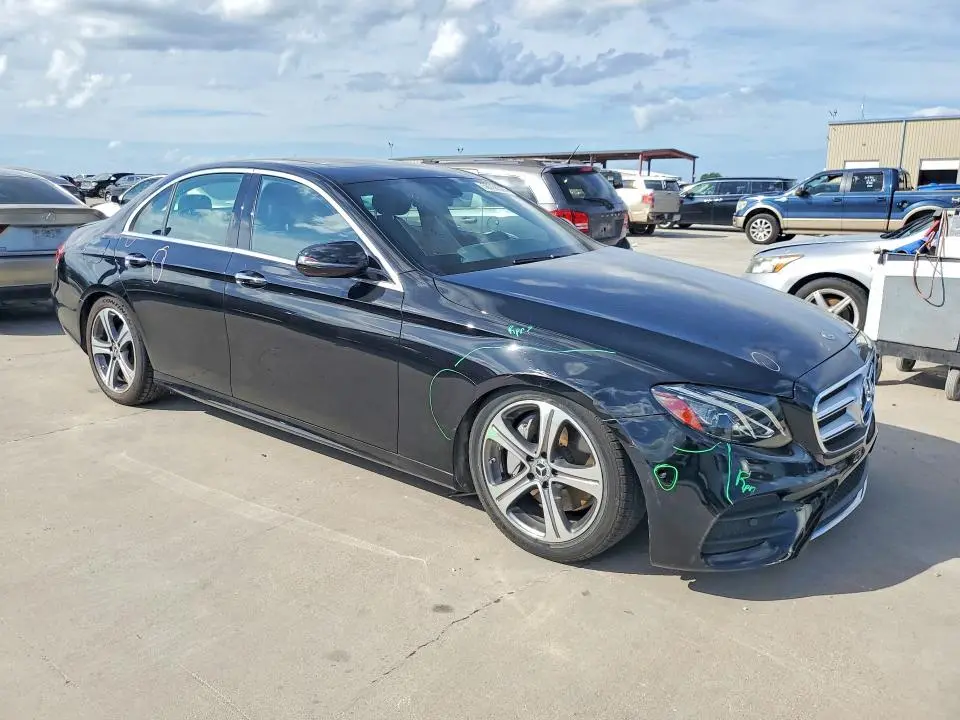 2017 MERCEDES-BENZ E 300  
