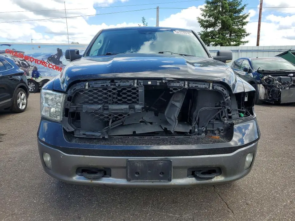 2013 RAM 1500 SLT  