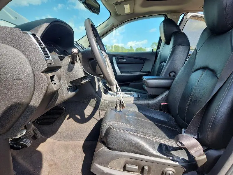 2011 GMC ACADIA SLE  