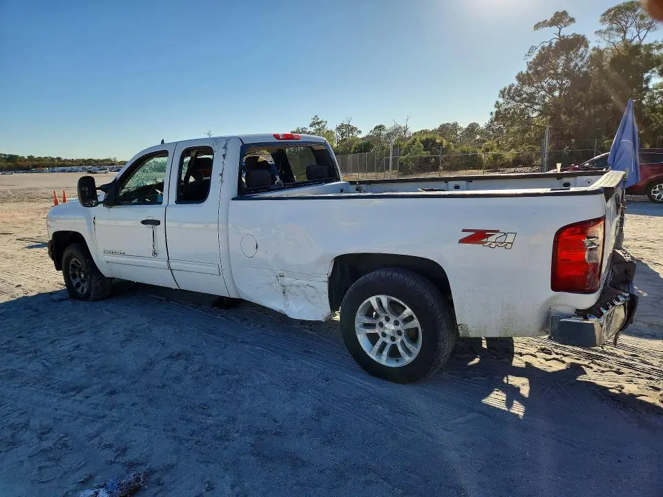 2011 CHEVROLET SILVERADO K1500 LT  