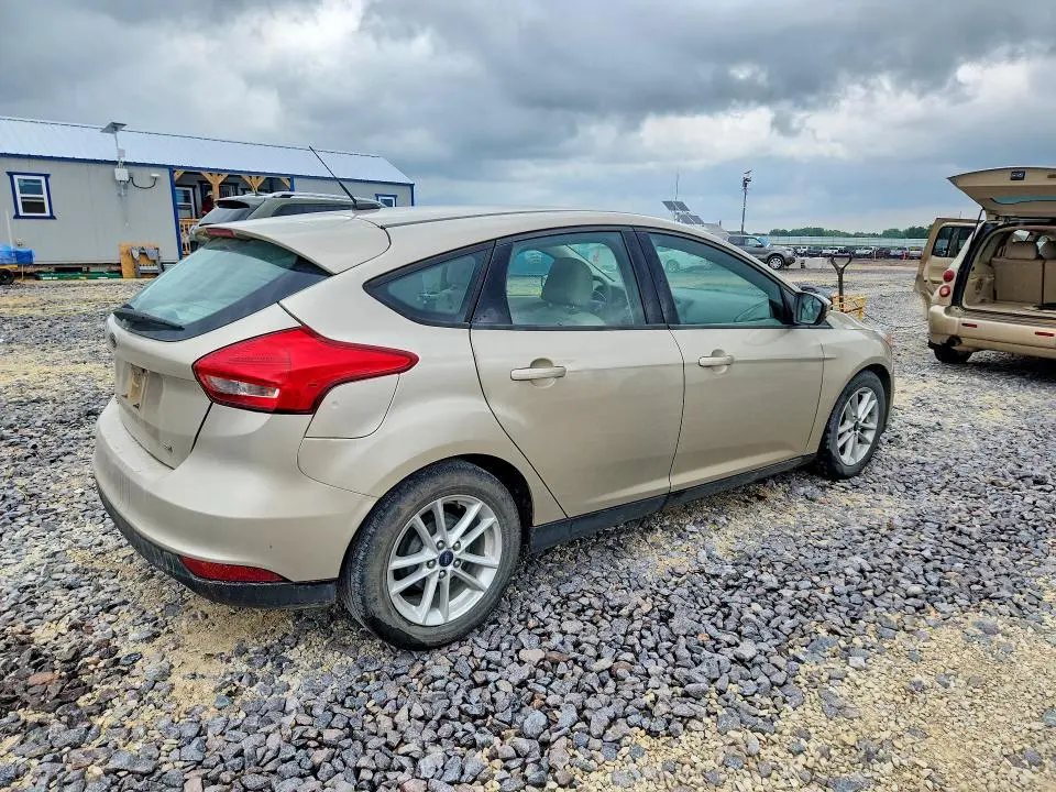 2017 FORD FOCUS SE  