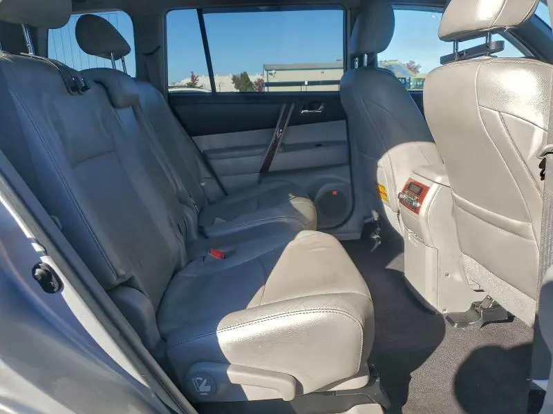 2013 TOYOTA HIGHLANDER LIMITED  