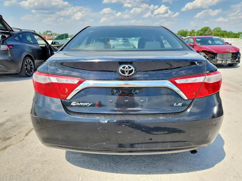 2015 TOYOTA CAMRY LE  