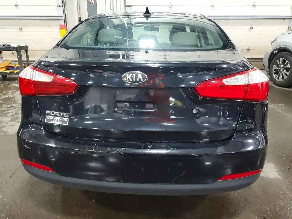 2015 KIA FORTE LX  