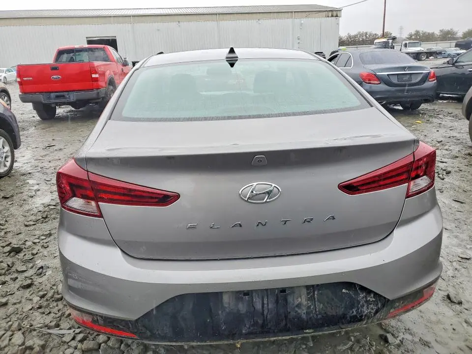 2020 HYUNDAI ELANTRA SEL  