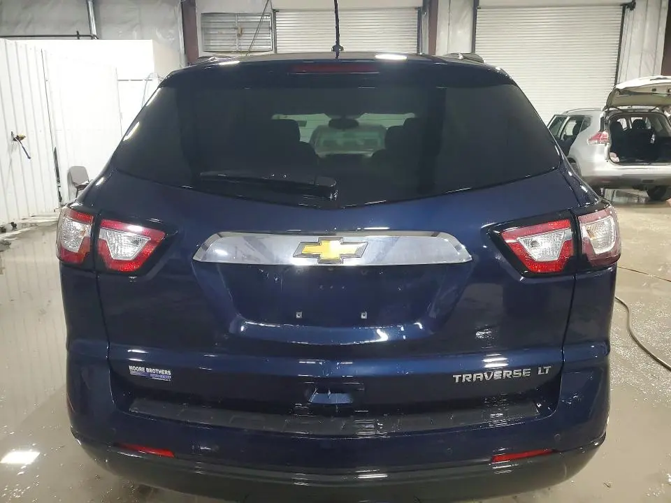 2015 CHEVROLET TRAVERSE LT  