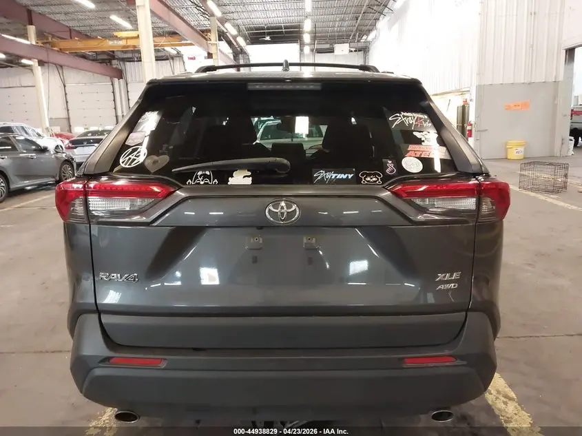 2019 TOYOTA RAV4 XLE