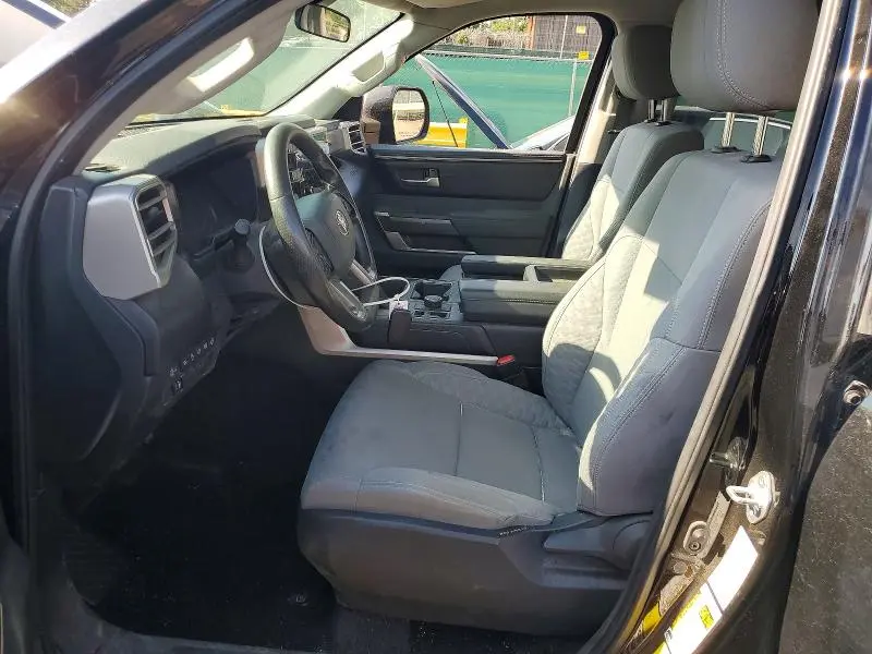 2022 TOYOTA TUNDRA CREWMAX SR5  