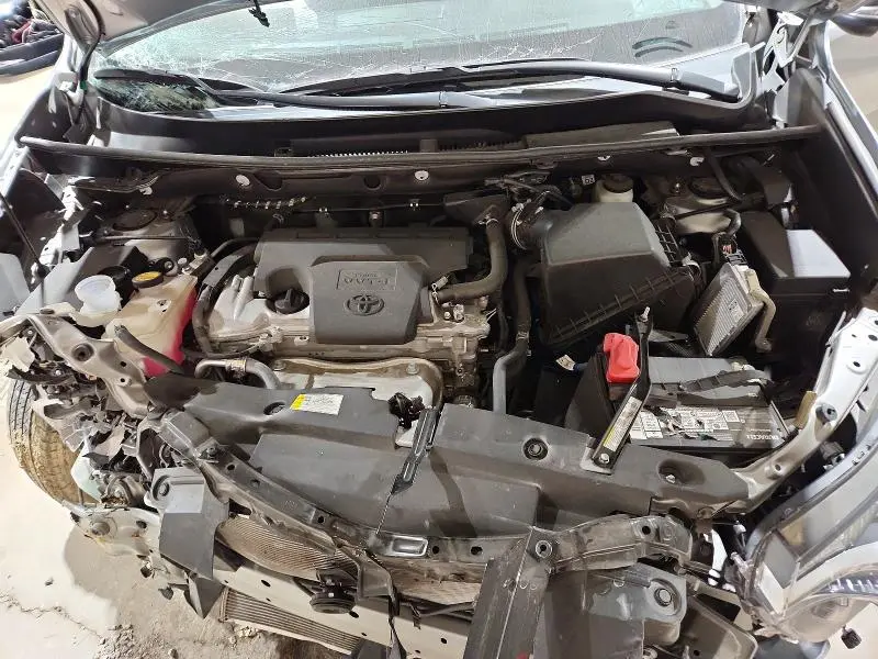 2018 TOYOTA RAV4 XLE  