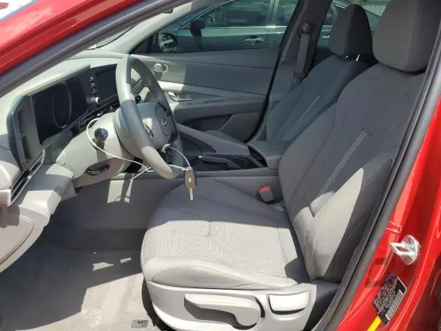 2022 HYUNDAI ELANTRA SE  