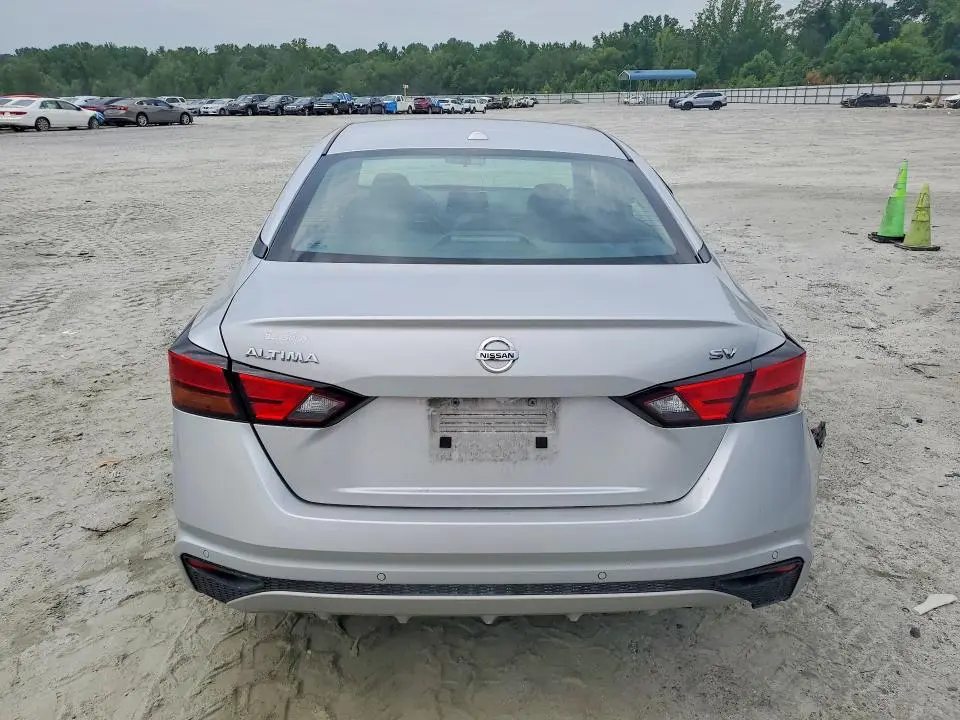 2022 NISSAN ALTIMA SV  