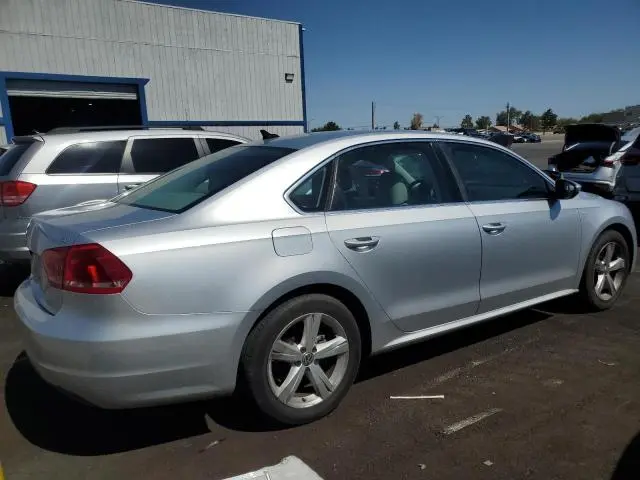 2012 VOLKSWAGEN PASSAT SE  