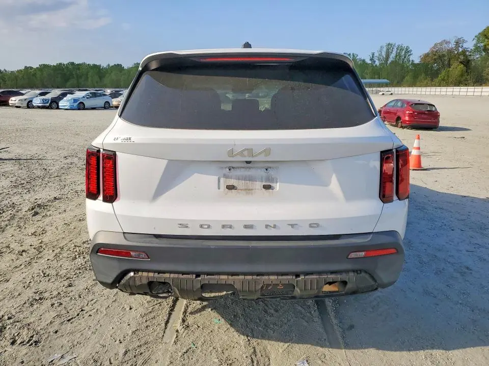 2022 KIA SORENTO LX  