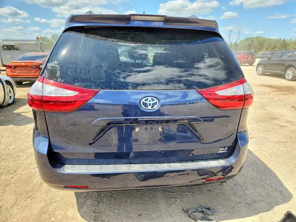 2019 TOYOTA SIENNA XLE 7-PASSENGER  