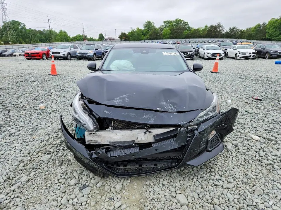 2021 NISSAN ALTIMA SV  