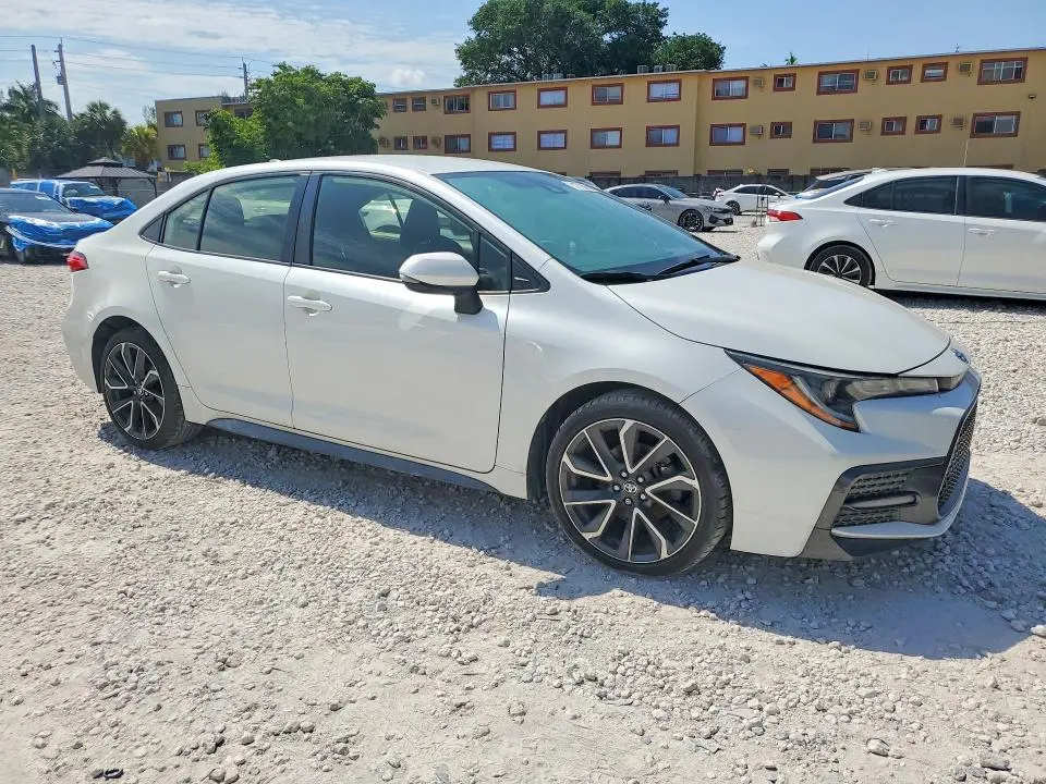 2021 TOYOTA COROLLA SE  