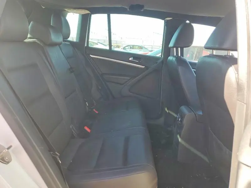 2016 VOLKSWAGEN TIGUAN S  