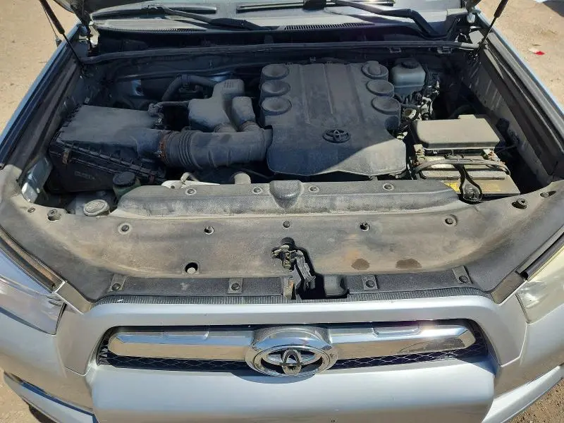 2010 TOYOTA 4RUNNER SR5  