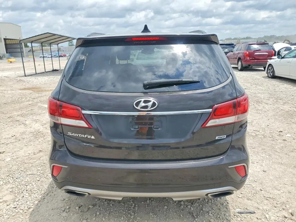 2017 HYUNDAI SANTA FE SE  