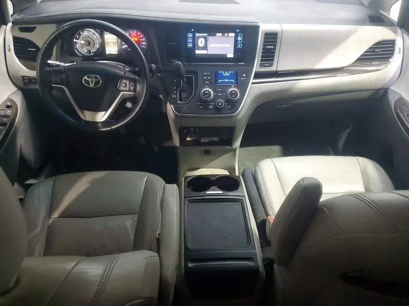2015 TOYOTA SIENNA XLE  