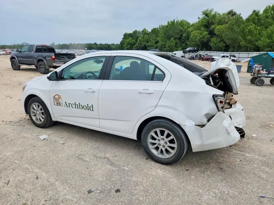 2019 CHEVROLET SONIC LT  