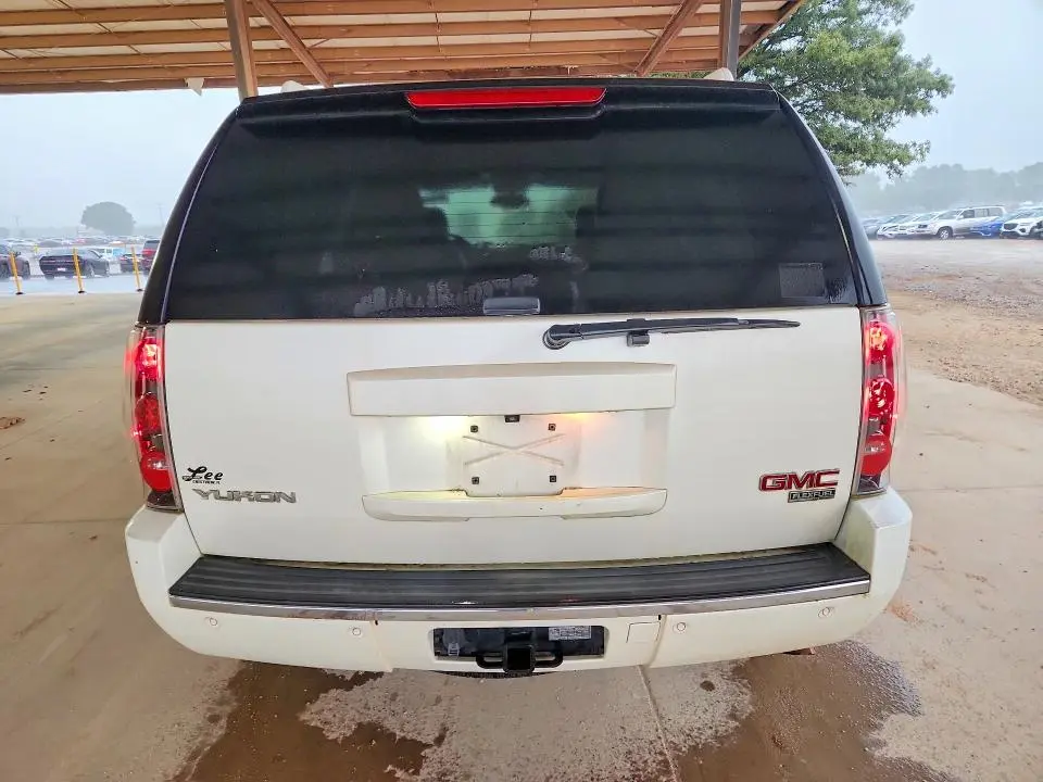 2011 GMC YUKON DENALI  