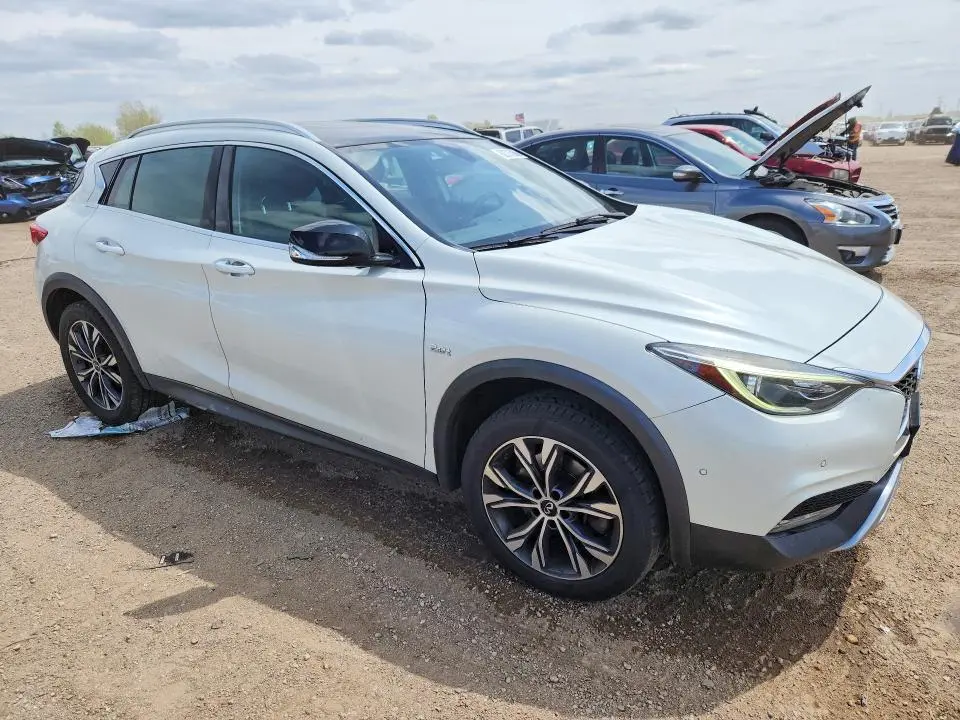 2017 INFINITI QX30 PREMIUM  
