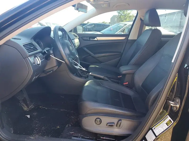 2015 VOLKSWAGEN PASSAT S  
