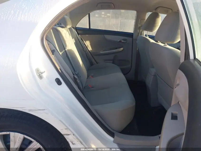 2013 TOYOTA COROLLA LE