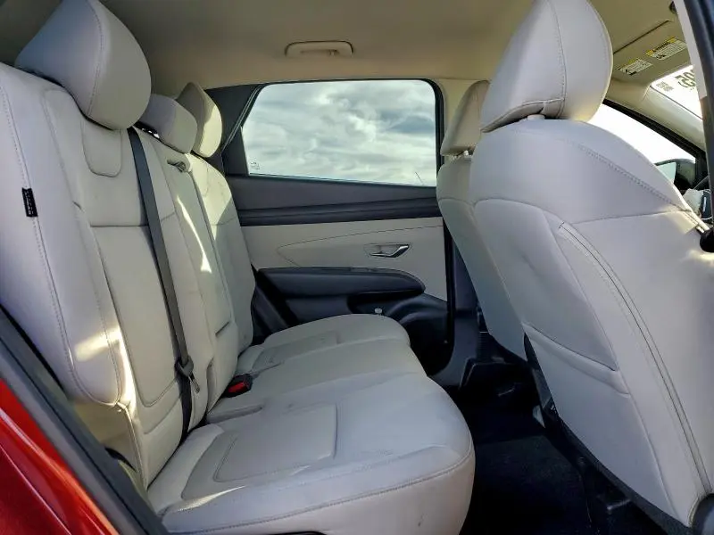 2025 HYUNDAI TUCSON SE  