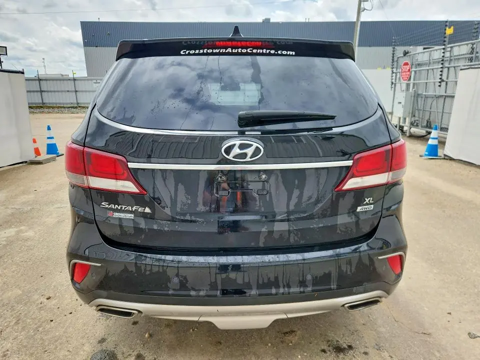 2018 HYUNDAI SANTA FE SE  