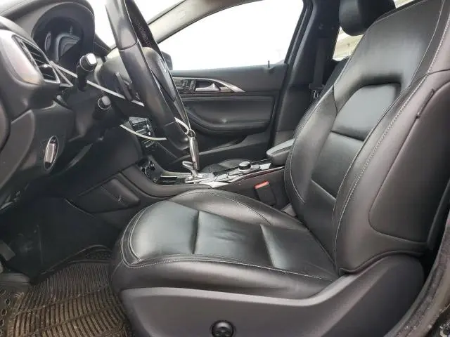 2018 INFINITI QX30 BASE  
