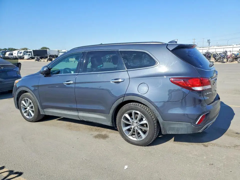 2017 HYUNDAI SANTA FE SE  