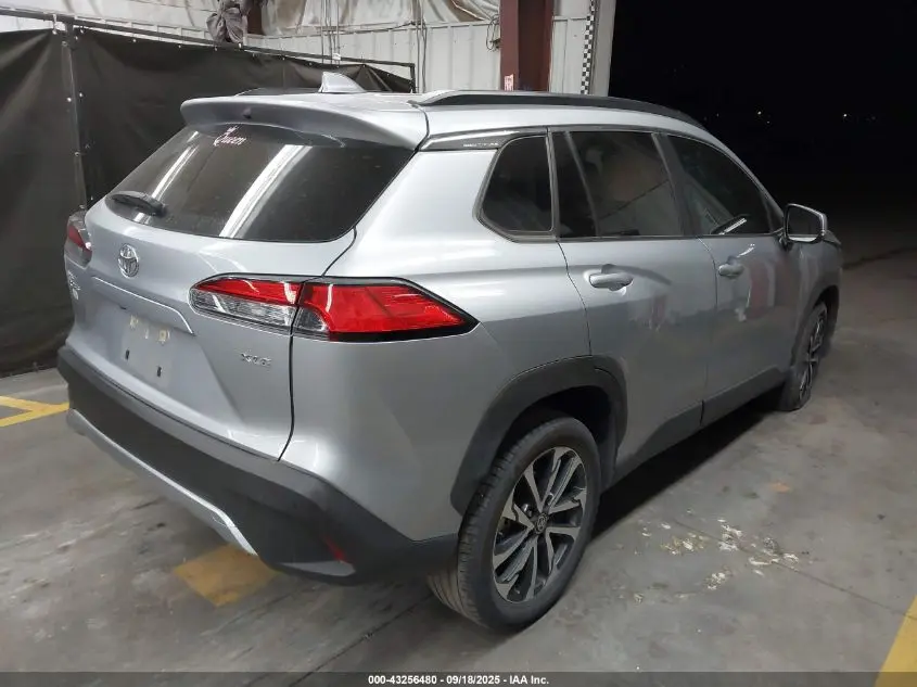 2024 TOYOTA COROLLA CROSS XLE