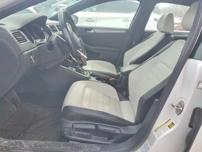 2016 VOLKSWAGEN JETTA SPORT  