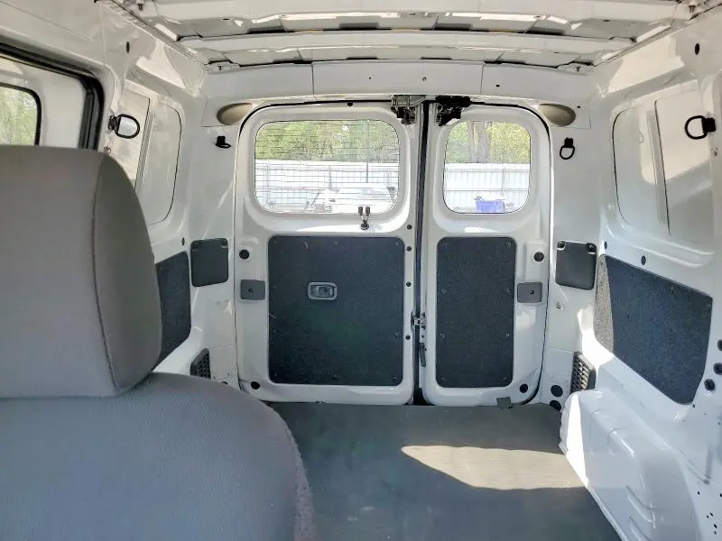 2015 NISSAN NV200 SV  