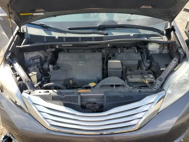 2014 TOYOTA SIENNA XLE  